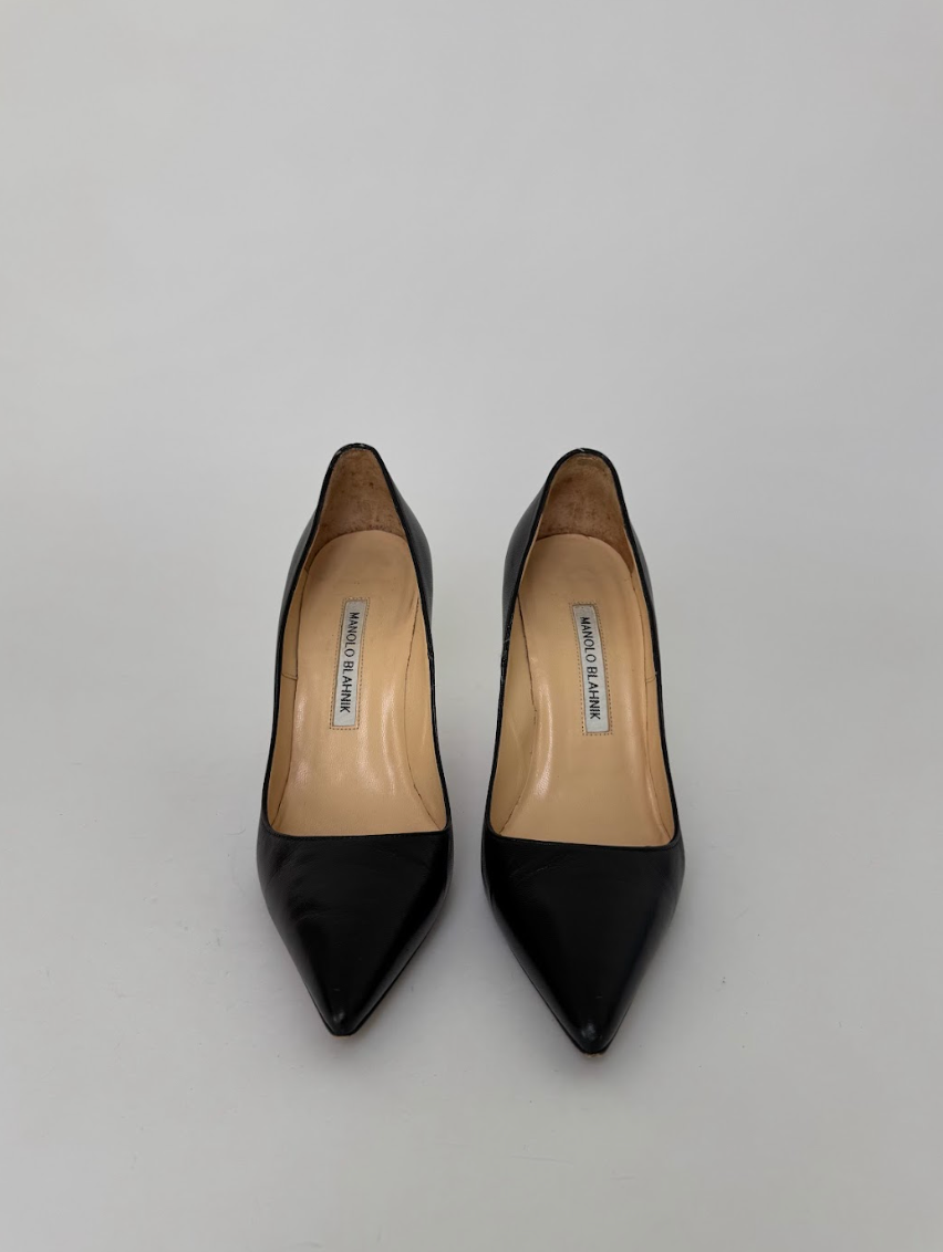 Manolo Blahnik Black Leather Pumps 37.5