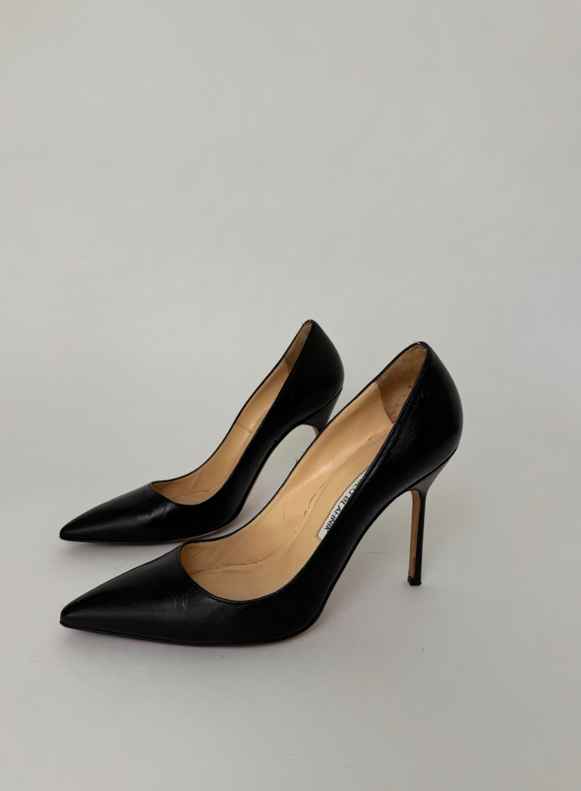 Manolo Blahnik Black Leather Pumps 37.5